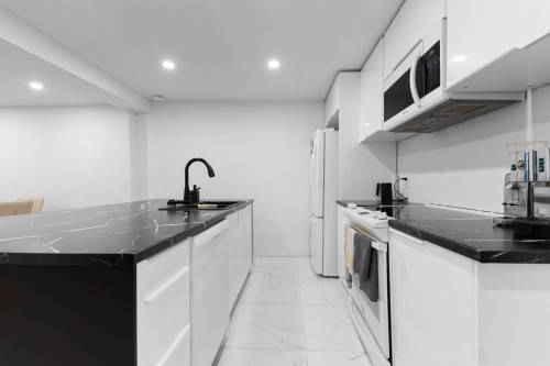 Kitchen - 7442 Rue St-Gérard, Montréal (Villeray/Saint-Michel/Parc-Extension), QC 