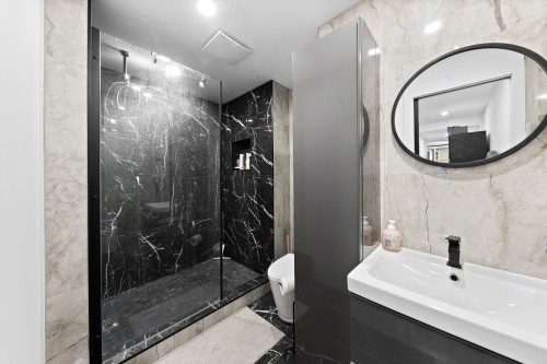 Bathroom - 7442 Rue St-Gérard, Montréal (Villeray/Saint-Michel/Parc-Extension), QC 