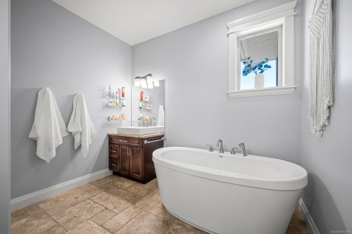 648 Mariner Dr, Campbell River, BC 