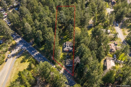 745 Lazo Rd, Comox, BC 