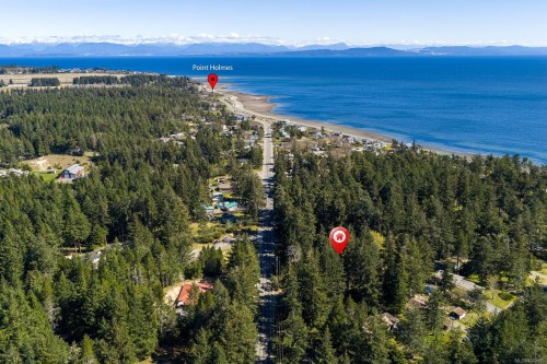 745 Lazo Rd, Comox, BC 