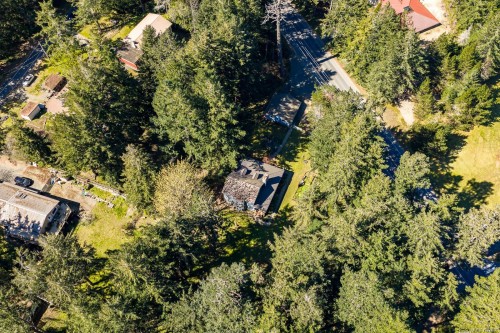 745 Lazo Rd, Comox, BC 