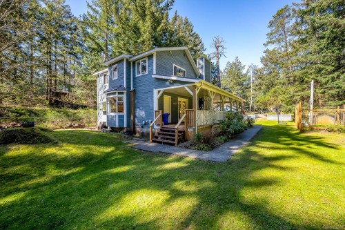 745 Lazo Rd, Comox, BC 