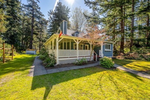 745 Lazo Rd, Comox, BC 