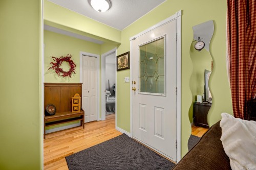 745 Lazo Rd, Comox, BC 