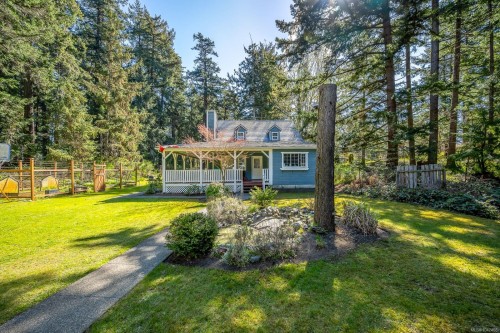 745 Lazo Rd, Comox, BC 