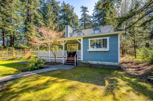 745 Lazo Rd, Comox, BC 