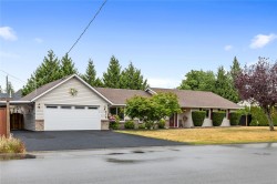 879 Aberdeen Dr  Parksville, BC V9P 2L9