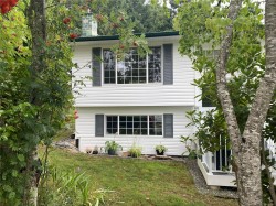 1709 Mahtmof Pl Comox, BC V9M 2L9