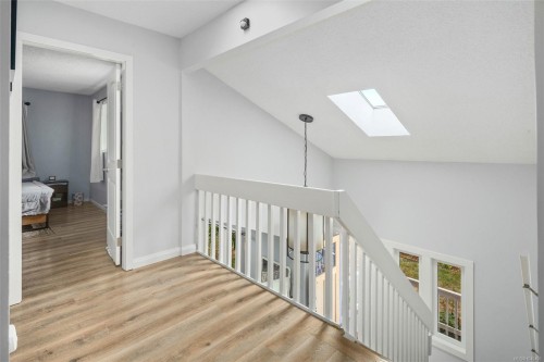 335 Damon Dr, View Royal, BC 