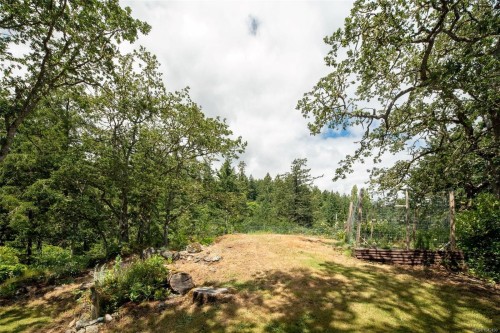 335 Damon Dr, View Royal, BC 