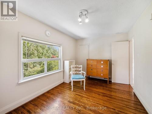 21 Oak Hampton Boulevard, Toronto, ON 