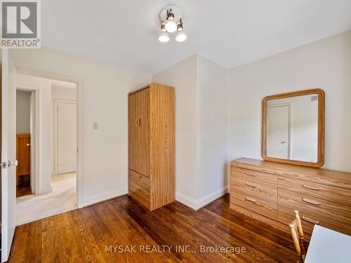 21 Oak Hampton Boulevard, Toronto, ON 