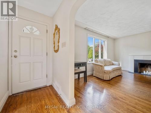 21 Oak Hampton Boulevard, Toronto, ON 