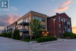 209 - 1 SHIPYARD LANE Collingwood, ON L9Y 0W2