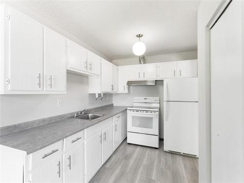 254 Lake Village Rd, Winnipeg, MB 