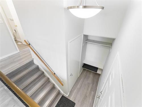 254 Lake Village Rd, Winnipeg, MB 