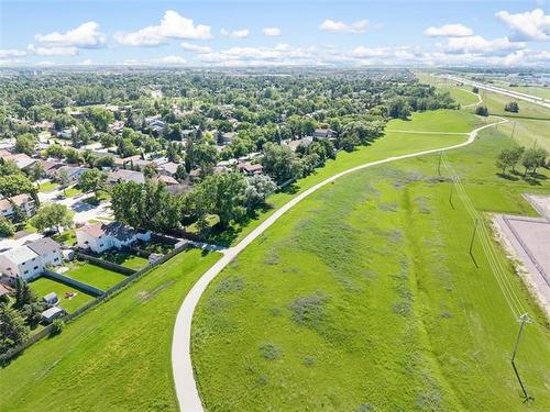 254 Lake Village Rd, Winnipeg, MB 