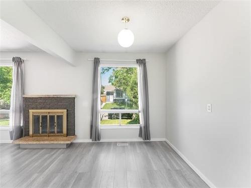 254 Lake Village Rd, Winnipeg, MB 