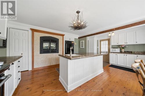 130 Myrtle Road E, Whitby, ON - Indoor Photo Showing Kitchen With Upgraded Kitchen