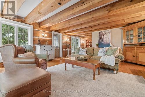 130 Myrtle Road E, Whitby, ON - Indoor Photo Showing Living Room