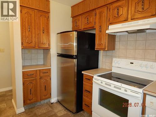 710 3Rd Street E, Assiniboia, SK - Indoor Photo Showing Kitchen