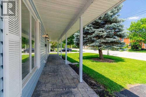 419 Main Street W, Norwich (Springford), ON - Outdoor With Exterior