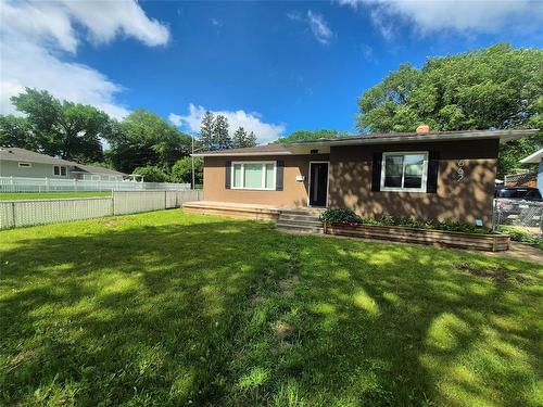 662 23rd Street  Brandon, MB R7B 1W1