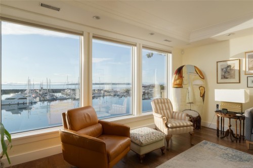 #201-9949 Third St, Sidney, BC 