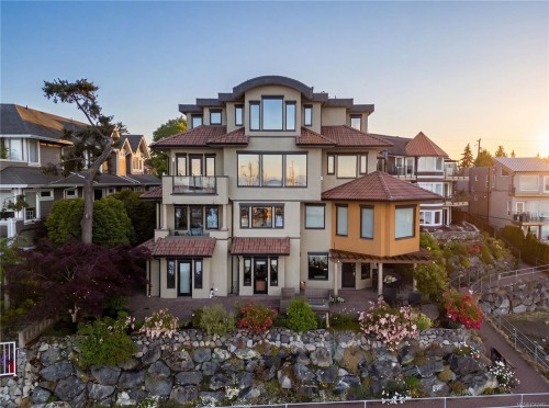 #201-9949 Third St, Sidney, BC 