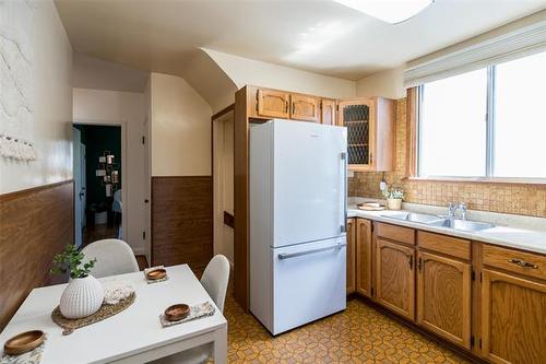 723 Garfield St, Winnipeg, MB 