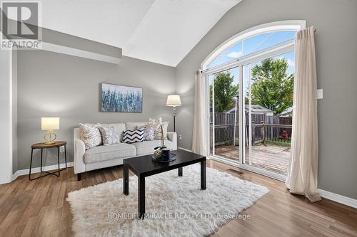 1306 Whitelaw Avenue, Oshawa, ON - Indoor Photo Showing Living Room