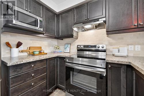 1306 Whitelaw Avenue, Oshawa, ON - Indoor Photo Showing Kitchen