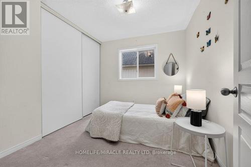 1306 Whitelaw Avenue, Oshawa, ON - Indoor Photo Showing Bedroom