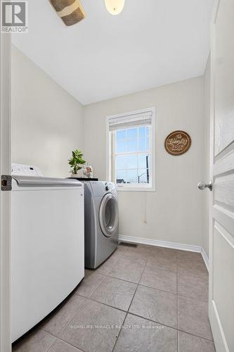 1306 Whitelaw Avenue, Oshawa, ON - Indoor Photo Showing Laundry Room