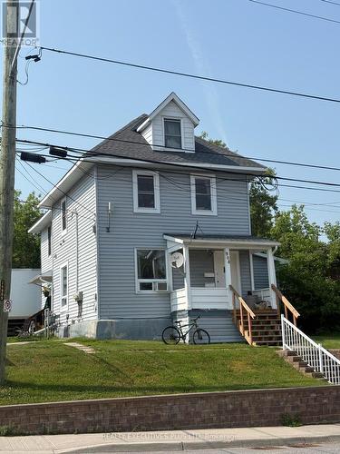 106 FOURTH AVENUE W  North Bay, ON P1B 3M8
