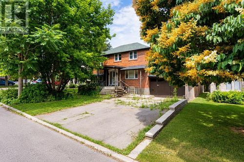66 BURNDALE AVENUE  Toronto, ON M2N 1S7