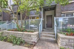 60 - 295 VILLAGE GREEN SQUARE Toronto, ON M1S 0L2