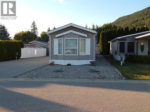 Bay Window - 724 Devon Street Unit# Unit  #55, Creston, BC 