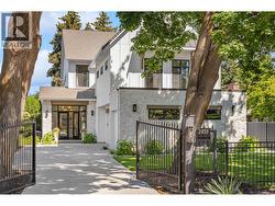 2053 Long Street Kelowna, BC V1Y 1L3