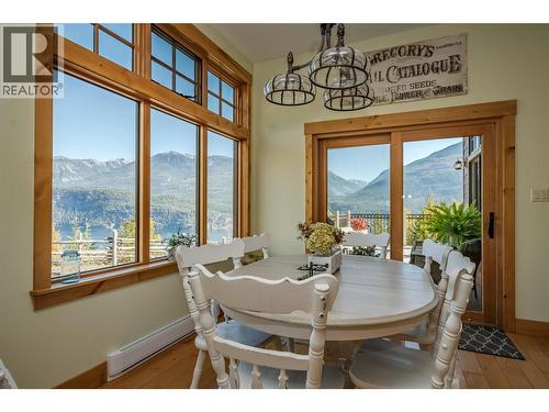 8840 Olson Road, Kaslo, BC - Indoor Photo Showing Dining Room