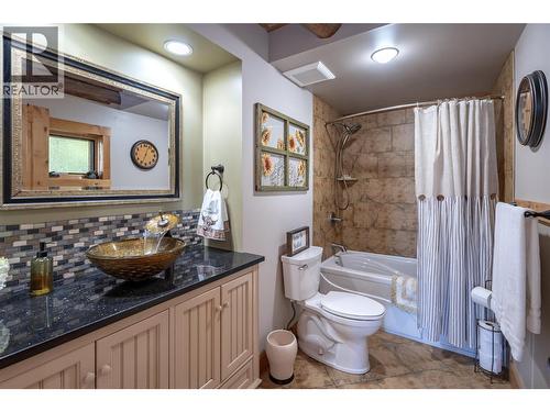 8840 Olson Road, Kaslo, BC - Indoor Photo Showing Bathroom