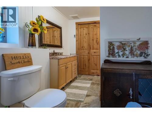 8840 Olson Road, Kaslo, BC - Indoor Photo Showing Bathroom
