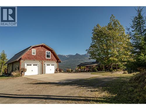 8840 Olson Road, Kaslo, BC - Outdoor