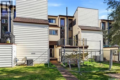 5056 10Th Avenue, Regina, SK - Outdoor