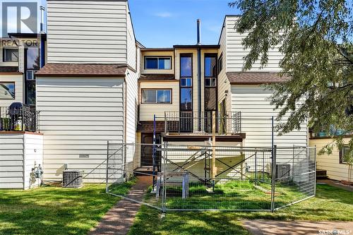 5056 10Th Avenue, Regina, SK - Outdoor