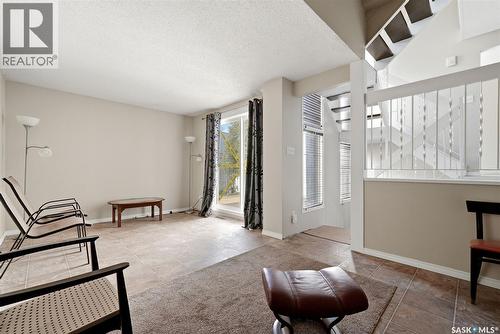5056 10Th Avenue, Regina, SK - Indoor Photo Showing Other Room