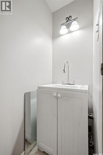 5056 10Th Avenue, Regina, SK - Indoor