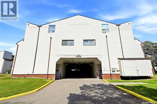5056 10Th Avenue, Regina, SK - Outdoor