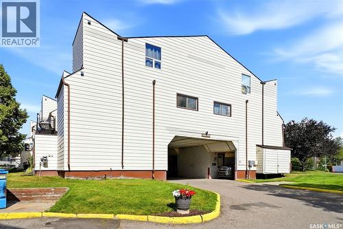 5056 10Th Avenue, Regina, SK - Outdoor